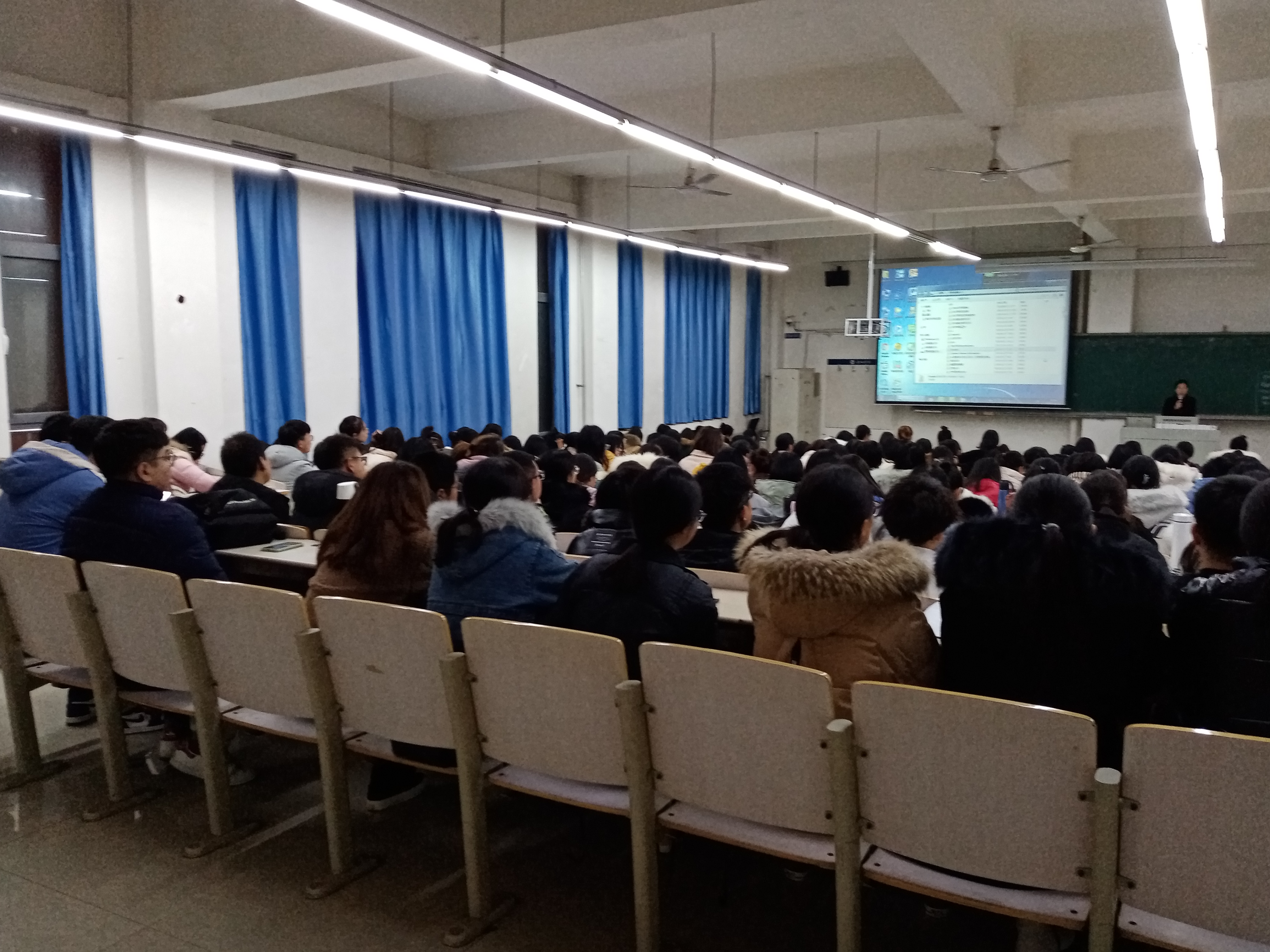 说明: F:认证培训照片IMG_20191126_190842.jpg